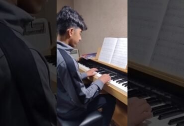 Dallas Dhunay está tocando «Always with me» de las piezas del examen ABRSM grado 3