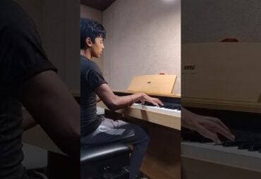 “My Heart Will Go On” (main theme from Titanic), arrangement for the piano performed by Sanjeev, 14